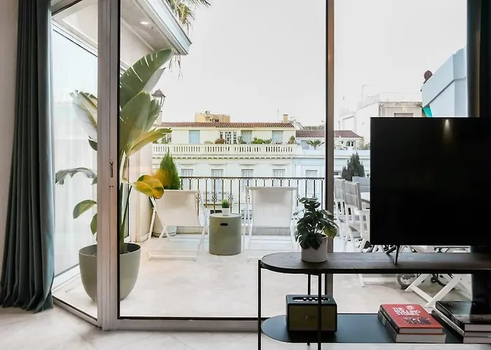 Acropolis Veranda Residence
